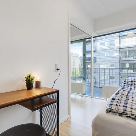 아파트 New With Balcony & Best Location In Cph *